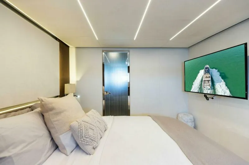 Slide: The Image of 2021 X70 Prestige - Infinity - VIP Stateroom - 5717001