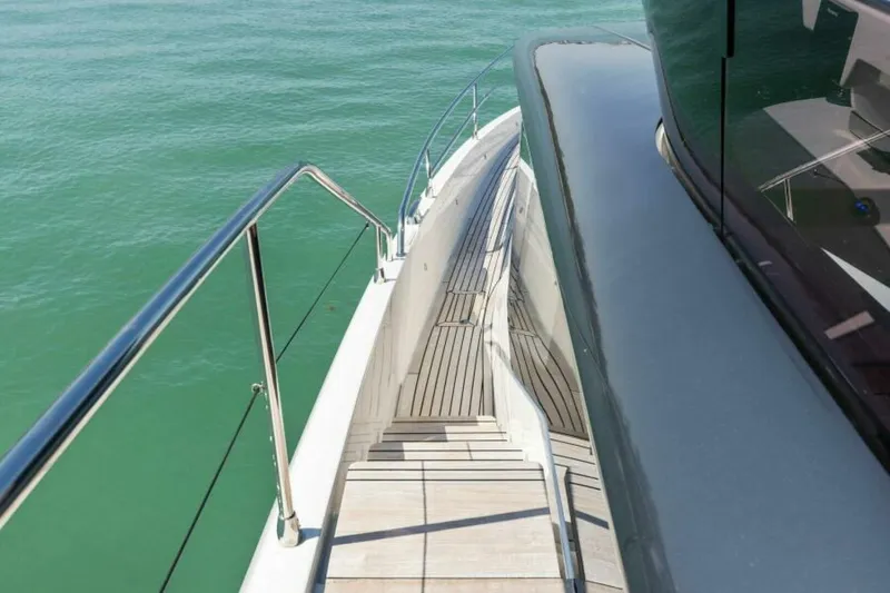 Slide: The Image of 2021 X70 Prestige - Infinity - Walkway - 5717012