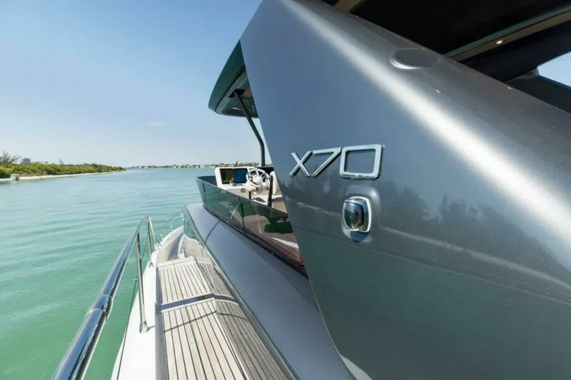 Slide: The Image of 2021 X70 Prestige - Infinity - Walkway - 5717013