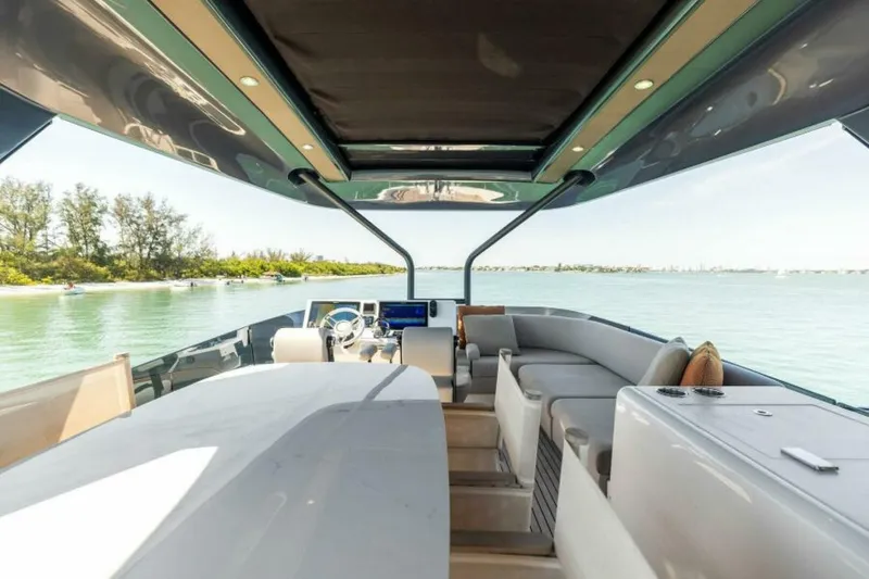 Slide: The Image of 2021 X70 Prestige - Infinity - Flybridge - 5717014
