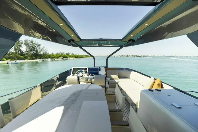 Slide: The Image of 2021 X70 Prestige - Infinity - Flybridge - 5717016