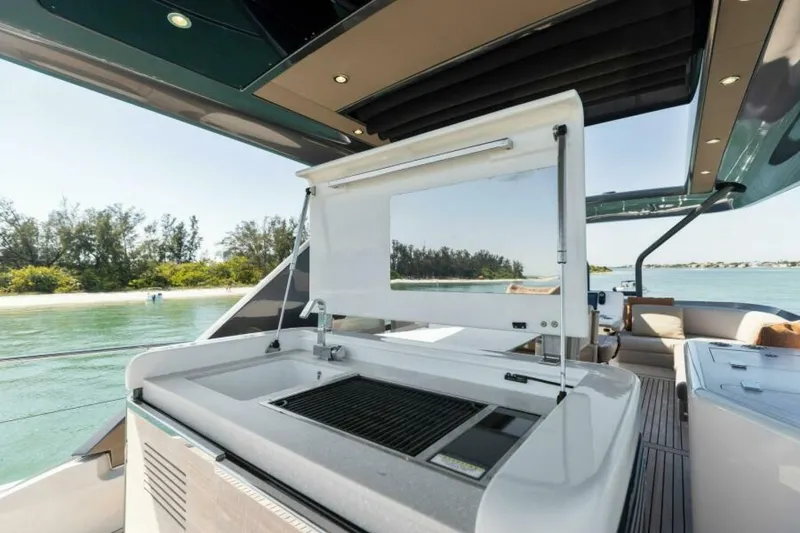 Slide: The Image of 2021 X70 Prestige - Infinity - Flybridge - 5717019