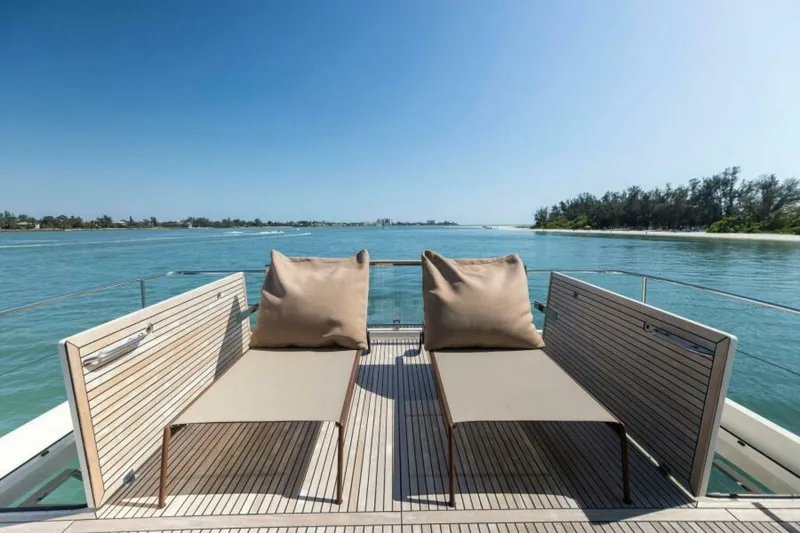 Slide: The Image of 2021 X70 Prestige - Infinity - Flybridge - 5717022