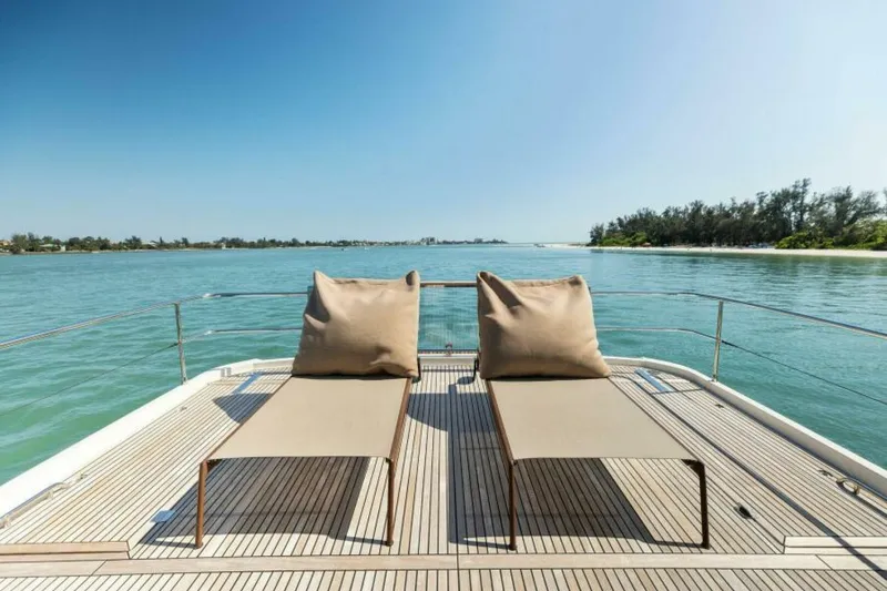 Slide: The Image of 2021 X70 Prestige - Infinity - Flybridge - 5717023