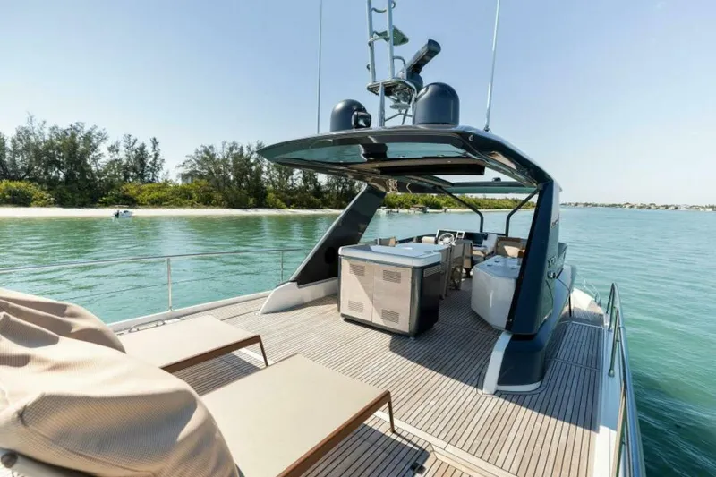 Slide: The Image of 2021 X70 Prestige - Infinity - Flybridge - 5717024