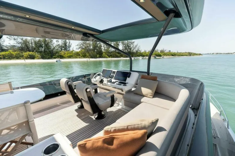 Slide: The Image of 2021 X70 Prestige - Infinity - Flybridge - 5717025
