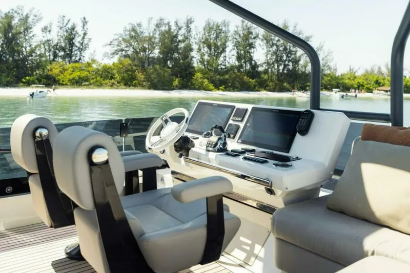 Slide: The Image of 2021 X70 Prestige - Infinity - Flybridge Helm - 5717026