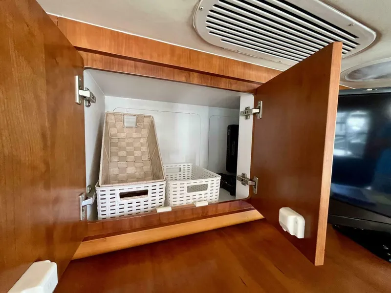 Slide: The Image of Bertram 390 Convertable 2006 - 5770609