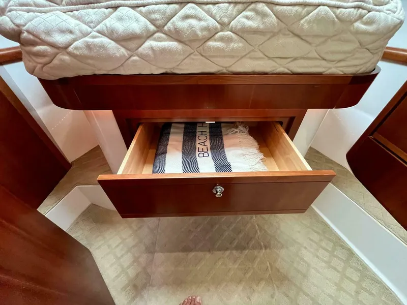 Slide: The Image of Bertram 390 Convertable 2006 - 5770613