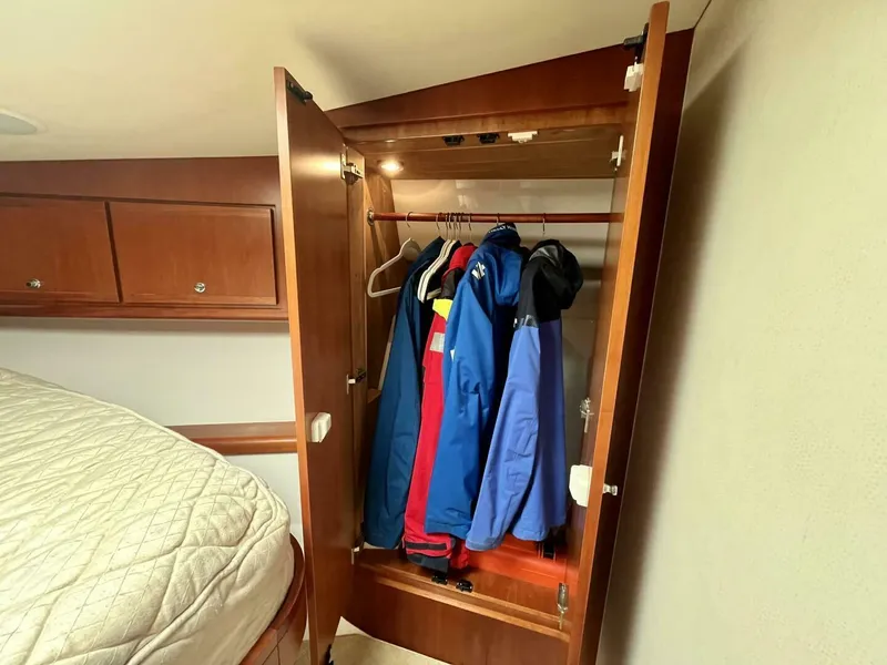 Slide: The Image of Bertram 390 Convertable 2006 - 5770652