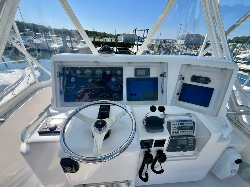 Slide: The Image of Bertram 390 Convertable 2006 - 5770660