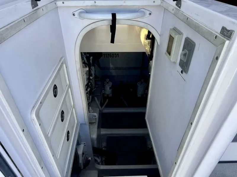 Slide: The Image of Bertram 390 Convertable 2006 - 5770665