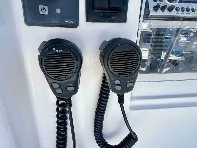 Slide: The Image of Bertram 390 Convertable 2006 - 5770677