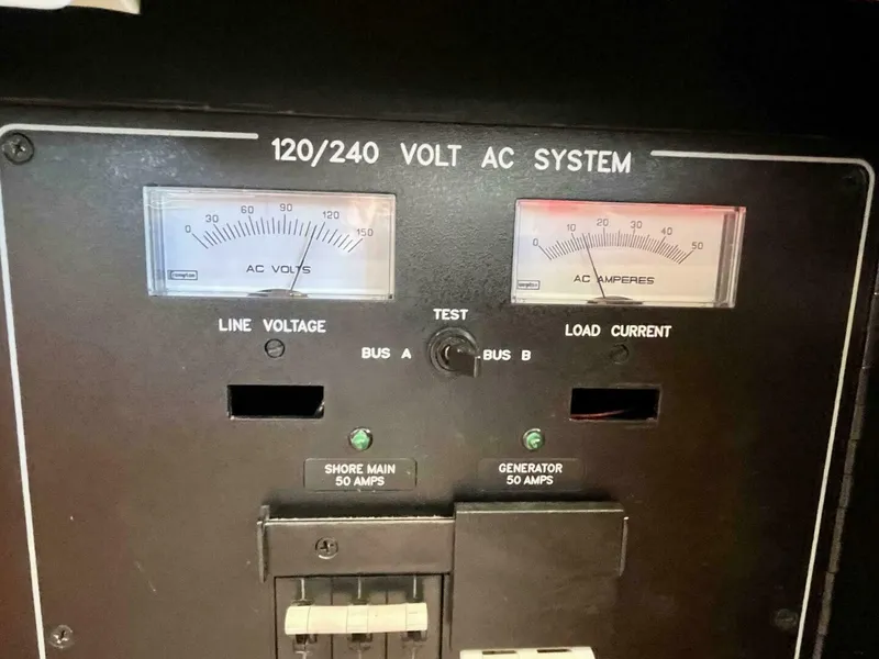 Slide: The Image of Bertram 390 Convertable 2006 - 5770685