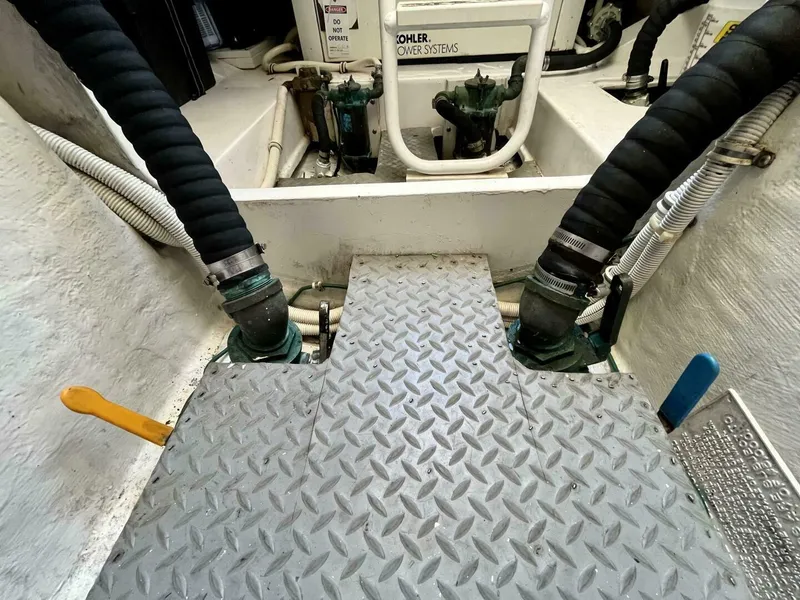 Slide: The Image of Bertram 390 Convertable 2006 - 5770686