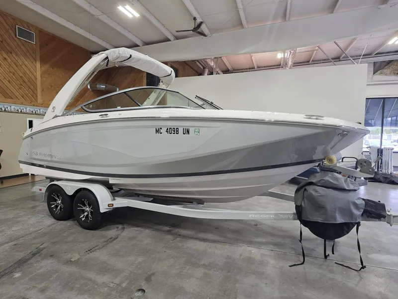 The Image of Regal 22 Fasdeck 2021 - 5718213