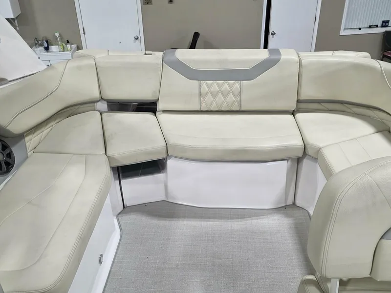 Slide: The Image of Regal 22 Fasdeck 2021 - 5718223