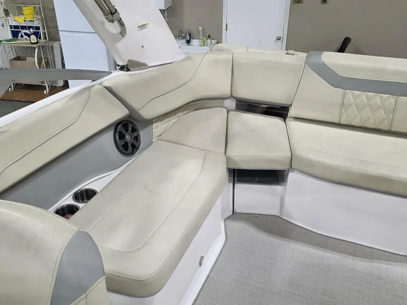 Slide: The Image of Regal 22 Fasdeck 2021 - 5718224