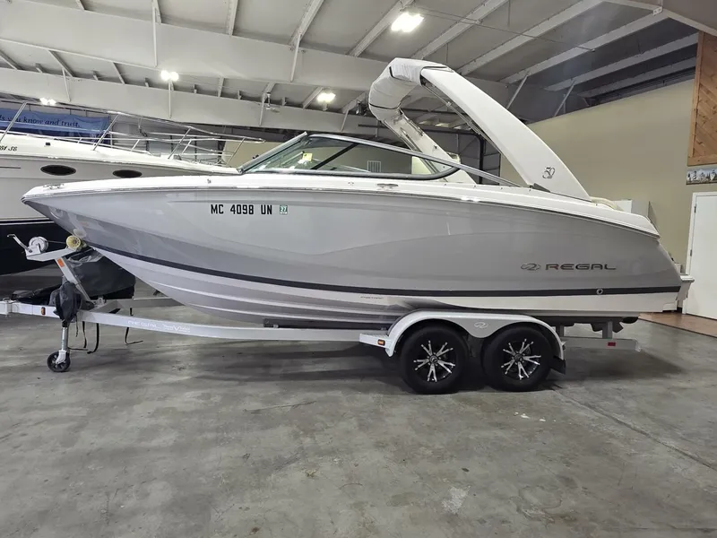 Slide: The Image of Regal 22 Fasdeck 2021 - 5718242