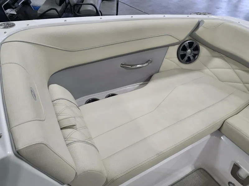 Slide: The Image of Regal 22 Fasdeck 2021 - 5718218