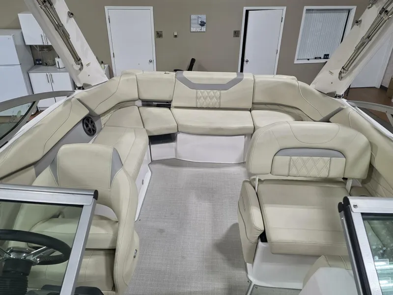 Slide: The Image of Regal 22 Fasdeck 2021 - 5718220