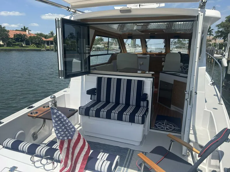 Slide: The Image of True North 34 Outboard Express 2024 - 5719324