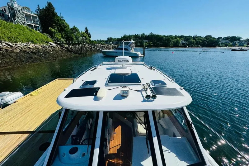 Slide: The Image of True North 34 Outboard Express 2024 - 5719318