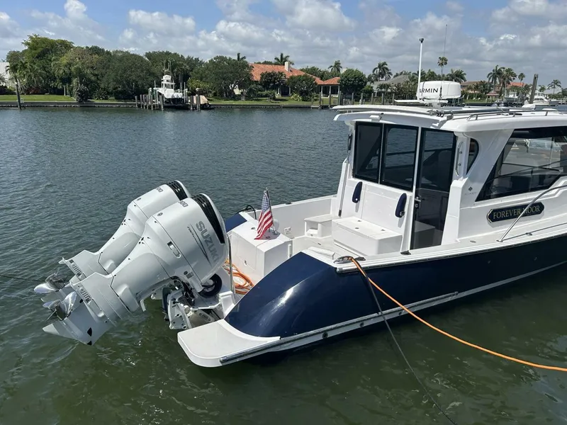 Slide: The Image of True North 34 Outboard Express 2024 - 5719323