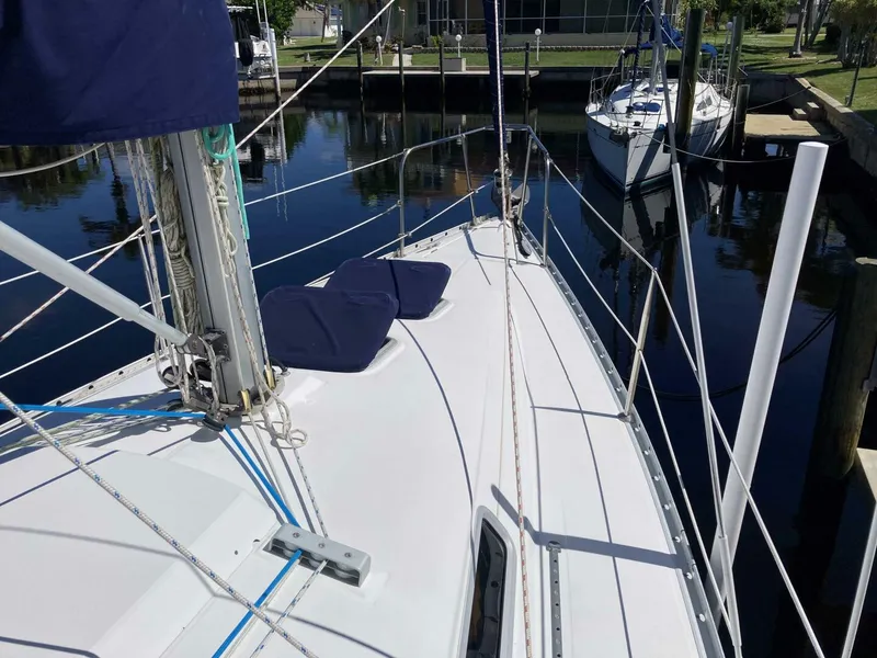 Slide: The Image of Beneteau Oceanis 311 2000 - 5728095