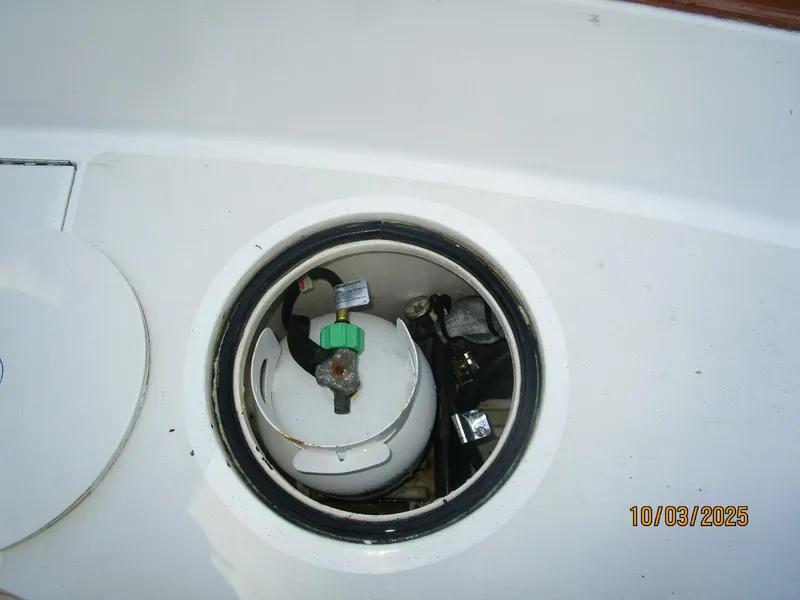 Slide: The Image of 35' Bristol propane locker - 5720706