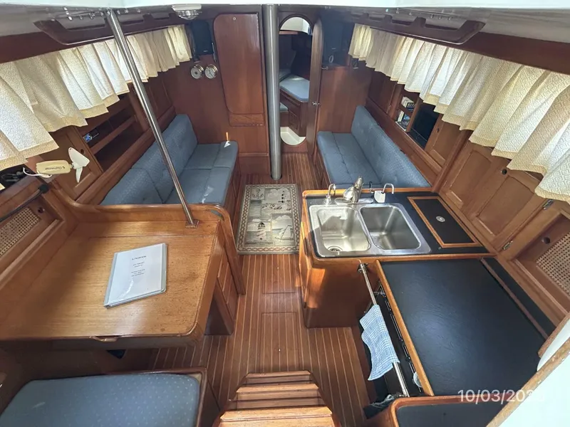 Slide: The Image of 35' Bristol salon forward - 5720738