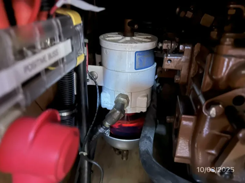 Slide: The Image of 35' Bristol Racor fuel filter - 5720735