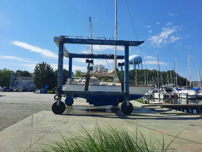 Slide: The Image of 35' Bristol hauled out1 - 5720720