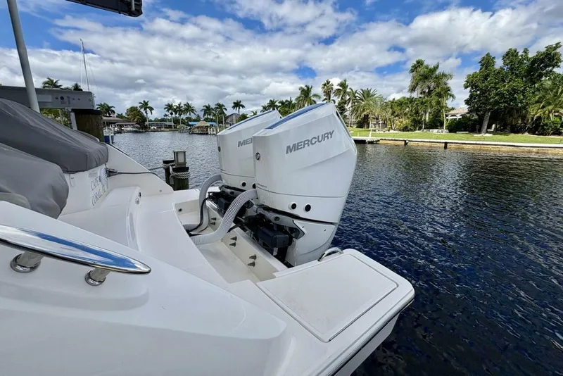 Slide: The Image of Tiara 34 LX 2024 - 5726875