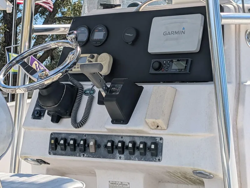 Slide: The Image of Grady-White 209 Escape 2002 - 5761314