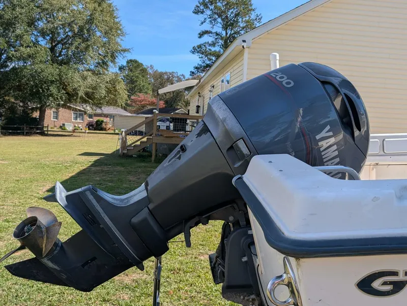 Slide: The Image of Grady-White 209 Escape 2002 - 5761315