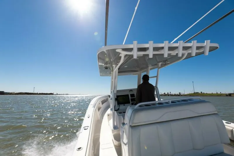 Slide: The Image of 2019 Invincible 39 Open - 5720957