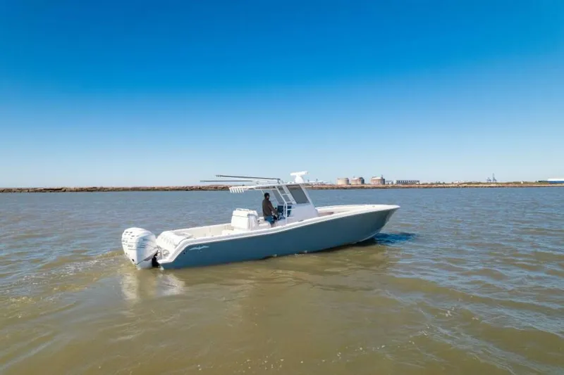 Slide: The Image of 2019 Invincible 39 Open - 5720978