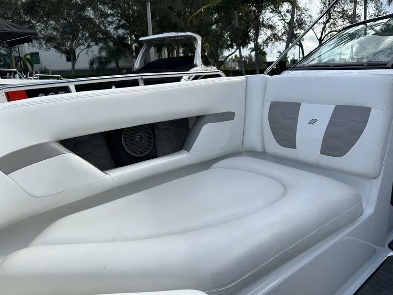 Slide: The Image of Four Winns HD 240 OB 2020 - 5792484