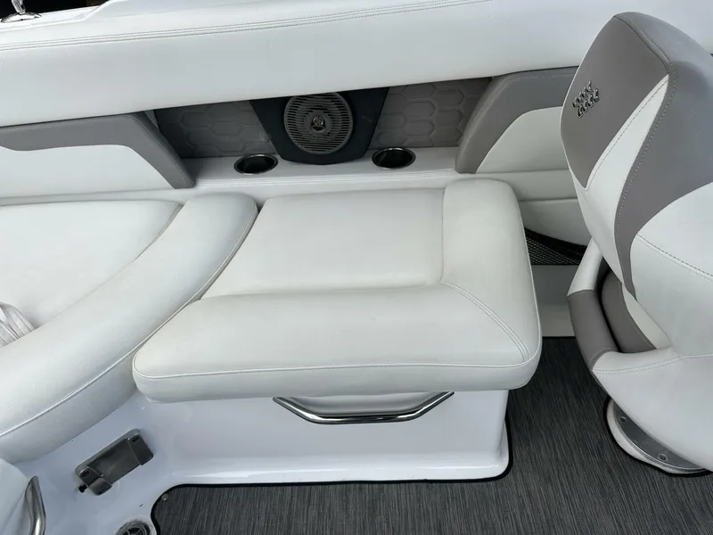 Slide: The Image of Four Winns HD 240 OB 2020 - 5792507