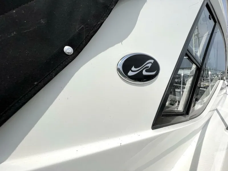 Slide: The Image of Sea Ray Sundancer 350 Coupe 2019 - 5788503