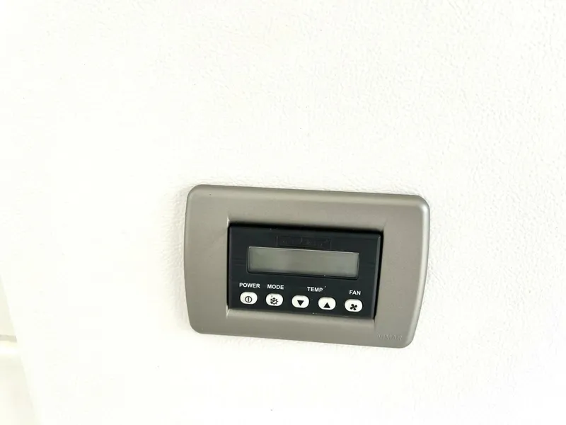 Slide: The Image of Sea Ray Sundancer 350 Coupe 2019 - 5788514