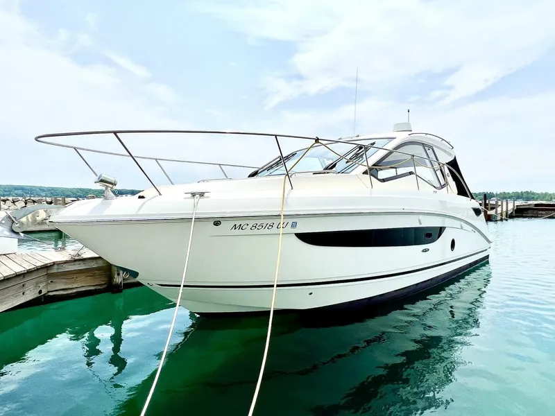 Slide: The Image of Sea Ray Sundancer 350 Coupe 2019 - 5788494
