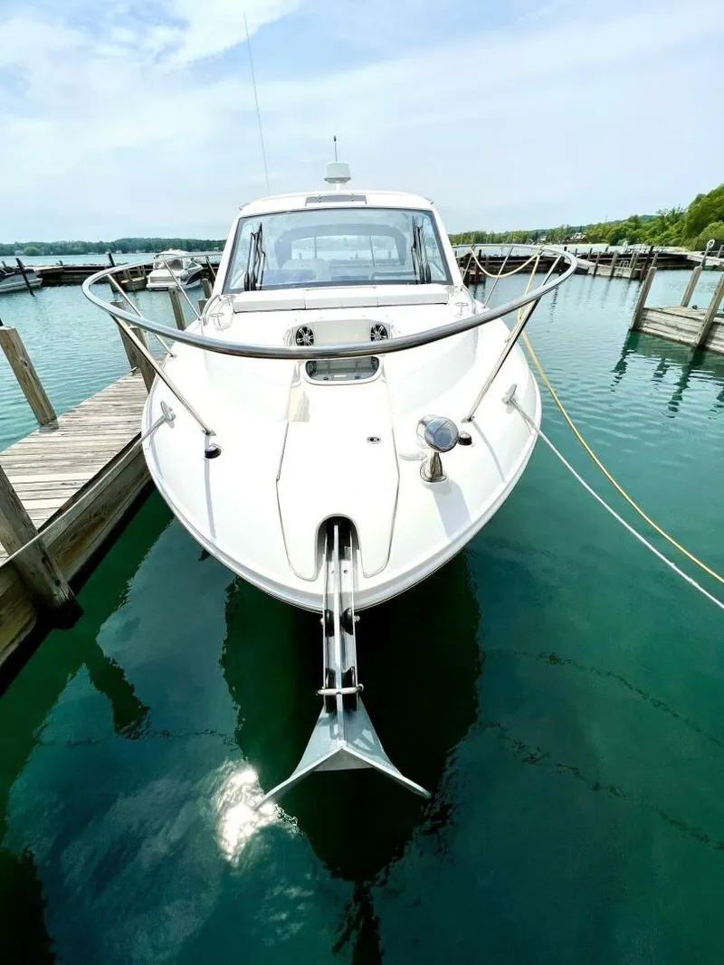 Slide: The Image of Sea Ray Sundancer 350 Coupe 2019 - 5788495