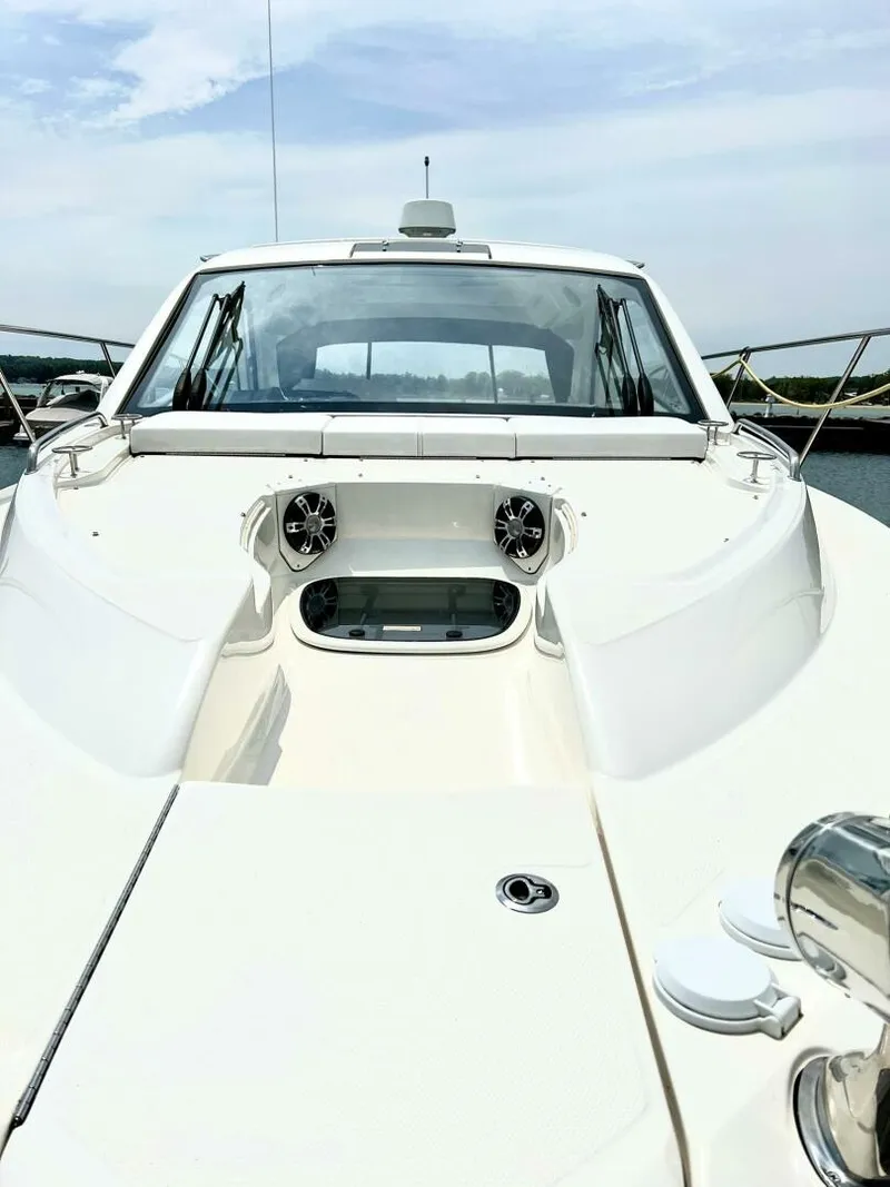 Slide: The Image of Sea Ray Sundancer 350 Coupe 2019 - 5788498