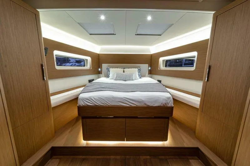 Slide: The Image of Oceanis Yacht 54 Walnut Alpi - 5722218