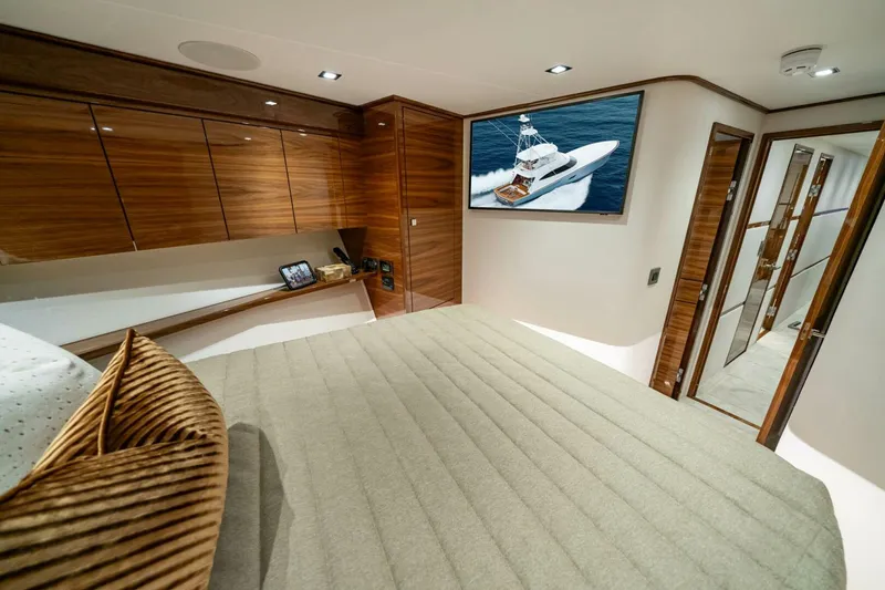 Slide: The Image of Viking 82 Convertible 2027 - 5722334
