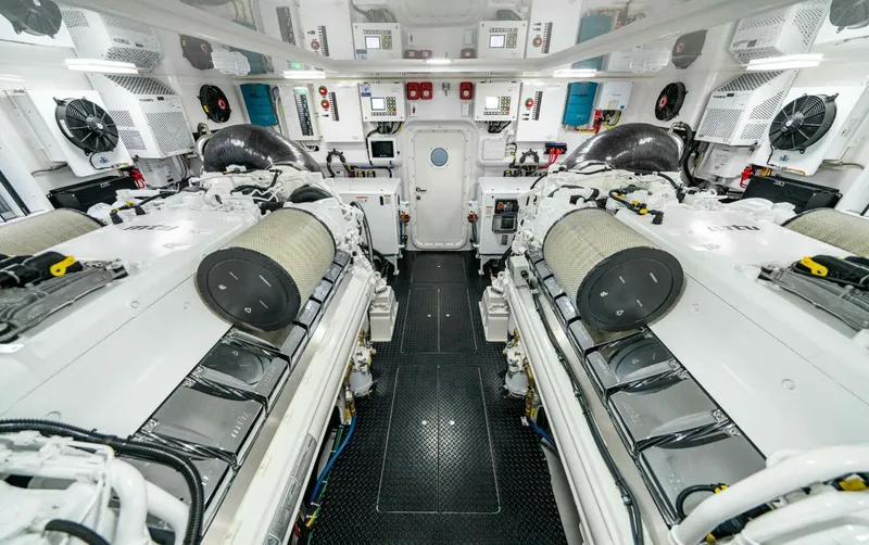 Slide: The Image of Viking 82 Convertible 2027 - 5722331