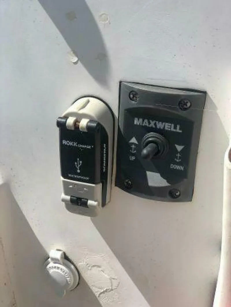 Slide: The Image of Tartan 33 1982 - 5727406