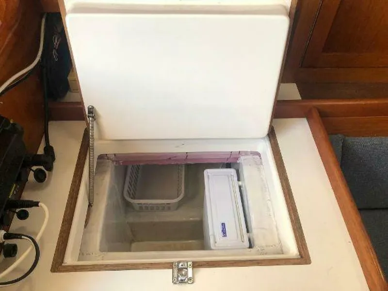 Slide: The Image of Tartan 33 1982 - 5727404